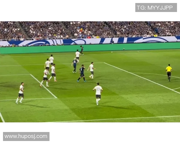 足球明星精彩进攻瞬间集锦回顾展现绝妙技巧与进球魅力